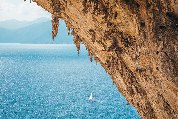 Vertical sailing tour: sail and climb in Sardinia, Italy